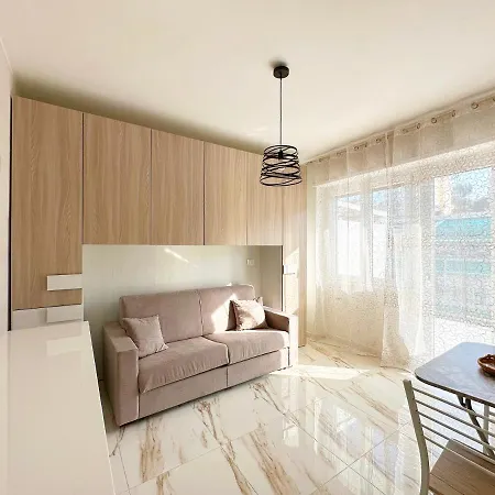Wh - Un Posto Al Sole - Attico Monolocale Con Parcheggio Gratuito - 5 Minuti Dal Centro - Wifi Apartment Sanremo Exterior photo