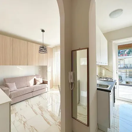 Wh - Un Posto Al Sole - Attico Monolocale Con Parcheggio Gratuito - 5 Minuti Dal Centro - Wifi Apartment Sanremo Exterior photo