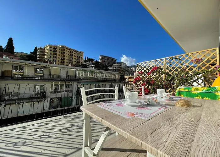 Wh - Un Posto Al Sole - Attico Monolocale Con Parcheggio Gratuito - 5 Minuti Dal Centro - Wifi