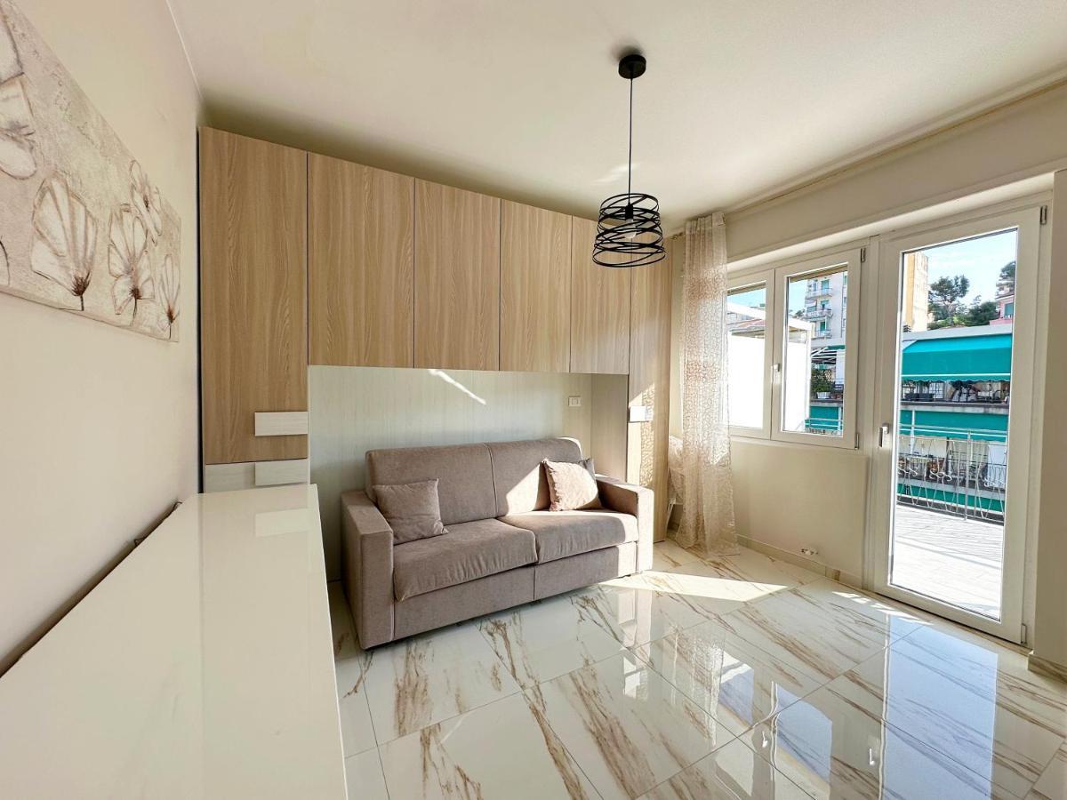Apartamento Wh - Un Posto Al Sole - Attico Monolocale Con Parcheggio Gratuito - 5 Minuti Dal Centro - Wifi *