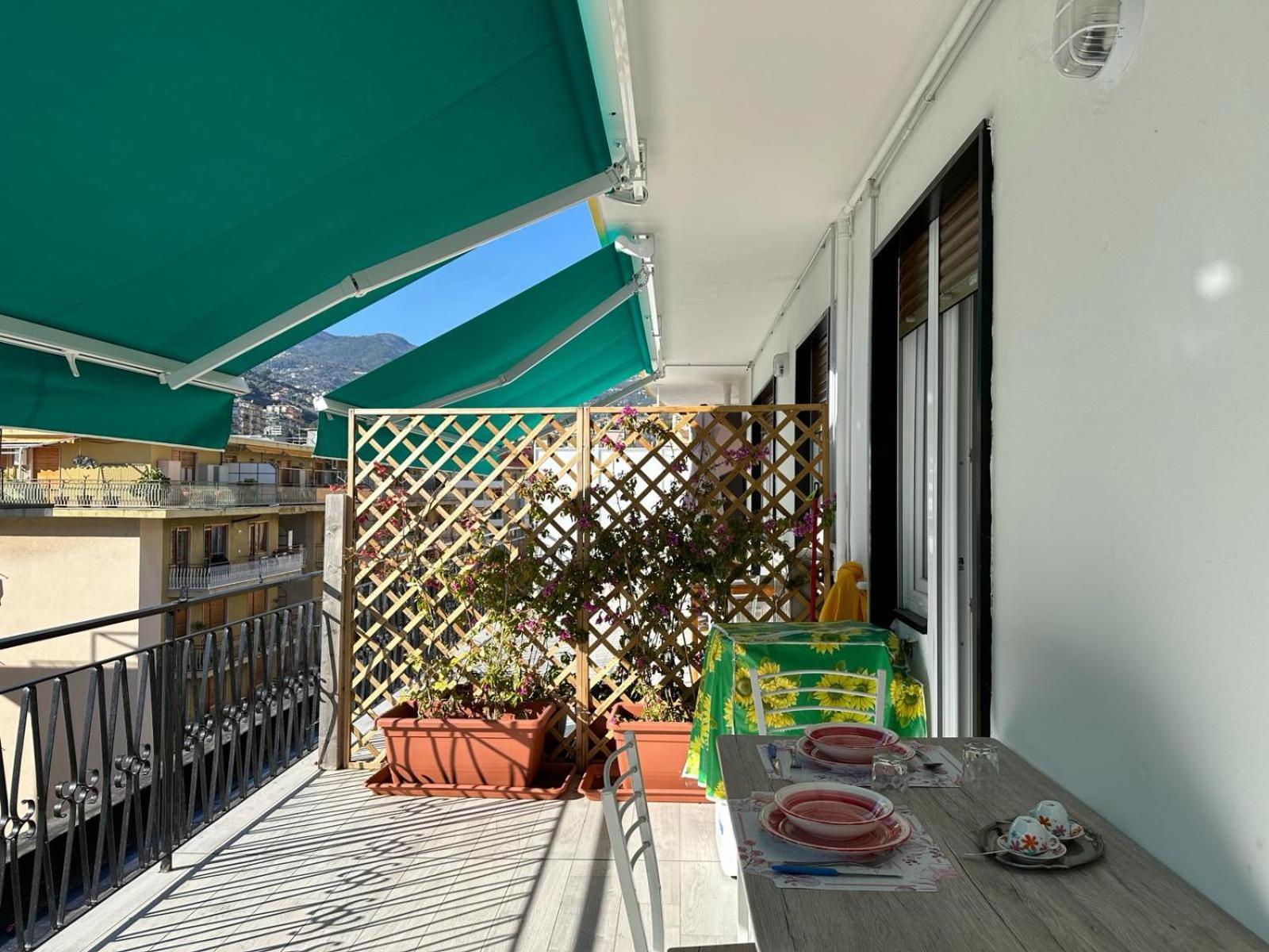 Wh - Un Posto Al Sole - Attico Monolocale Con Parcheggio Gratuito - 5 Minuti Dal Centro - Wifi Apartment *